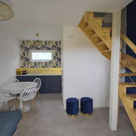 Poprzeczna 7 *