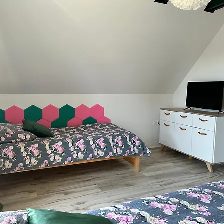 Poprzeczna 7 *