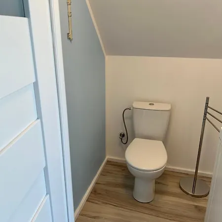 Poprzeczna 7 *