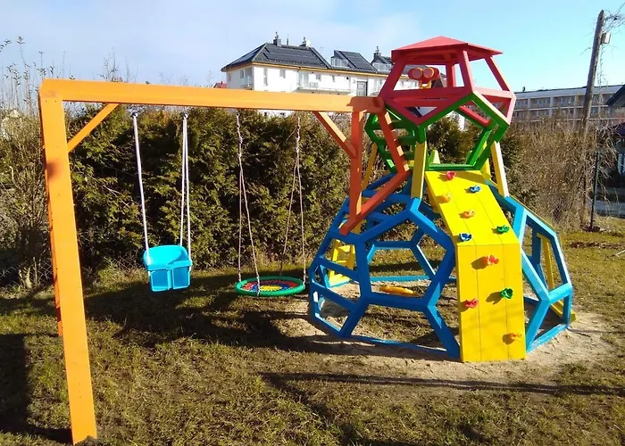 Dom wakacyjny Poprzeczna 7 Sarbinowo